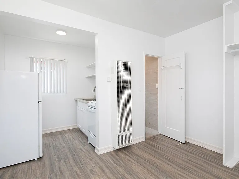 1414 Roosevelt Ave — Photo 5
