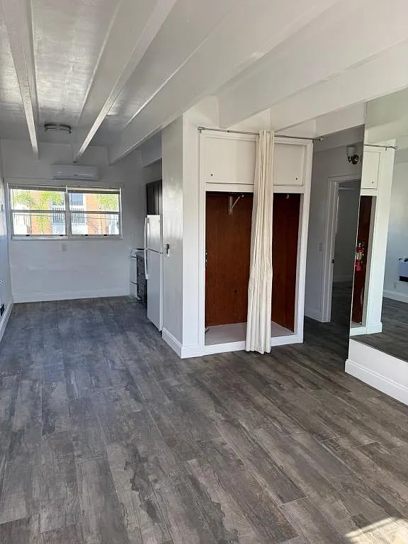 Building Photo - 715 7th St #14-33401