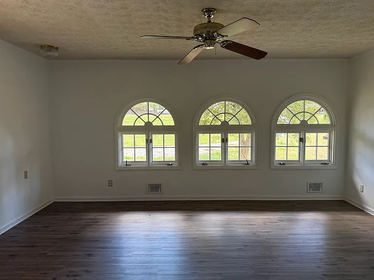 12610 Providence Rd — Photo 11