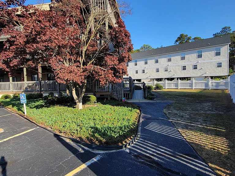 313 Lake Place Condo Dr — Photo 3