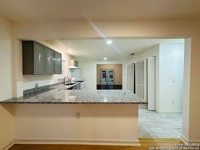 4 bed, 2.0 bath, 1656 sqft, $1,750 — Photo 4