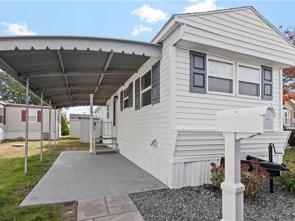 242 Manton St, Pawtucket, RI 02861