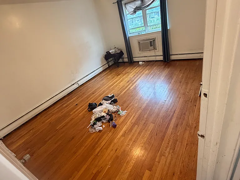 638 E 241st St #2 — Photo 5