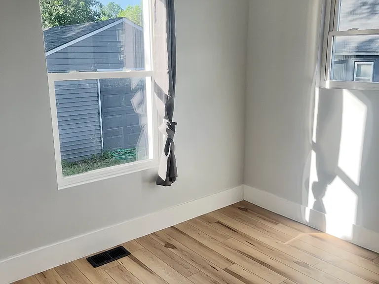230 Brook St — Photo 6