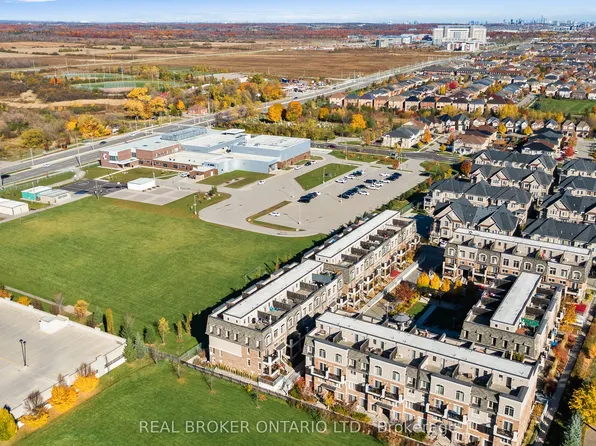 2441 Greenwich Dr N #42, Oakville, ON L6M 0S3