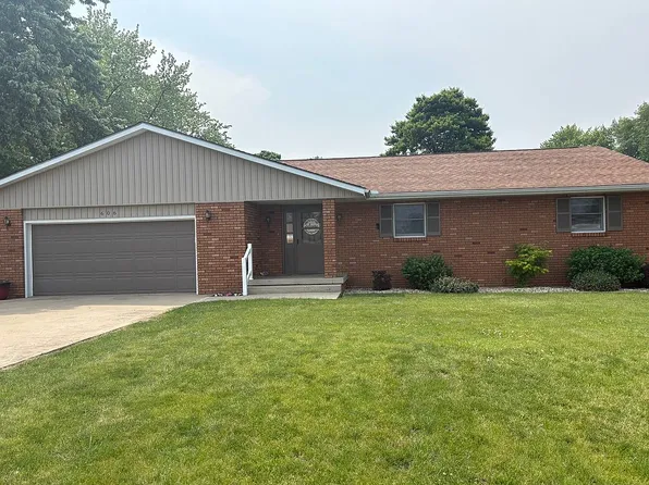 606 S Webster St, Fairbury, IL 61739