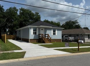2712 Plaza Dr, Chalmette, LA 70043