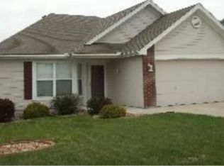 701 SW Whitestone Dr, Grain Valley, MO 64029