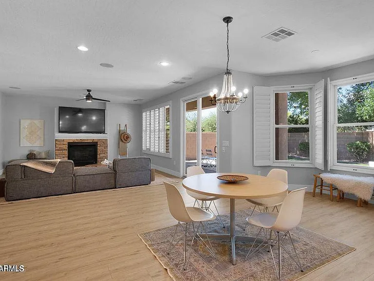 4590 E Waterman St — Photo 7