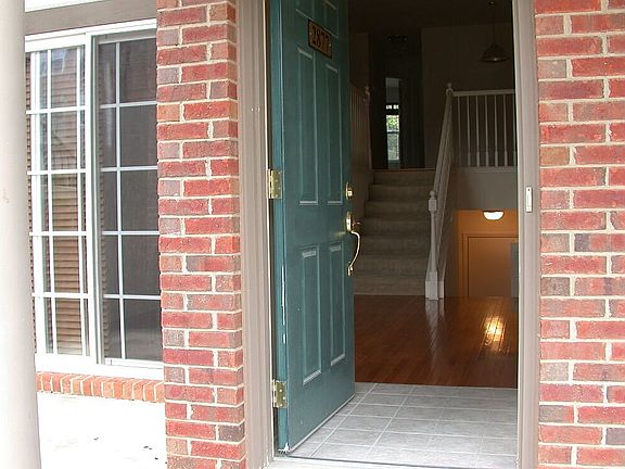 3rd image of 2877 Barclay Way
