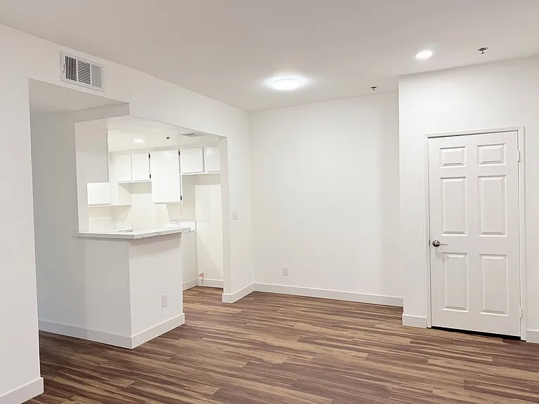 8715 Burton Way - Urban Feel Charming 2 bed 2 bath — Photo 12