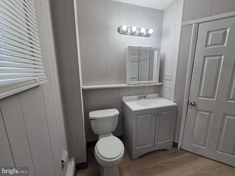 633 E Allegheny Ave — Photo 28