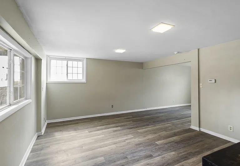 1111 E Genesee St #4 — Photo 3