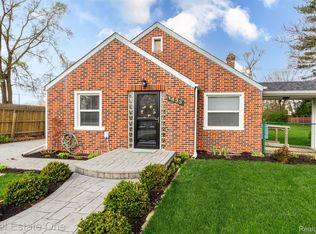 1433 Courtland Blvd, Rochester Hills, MI 48307