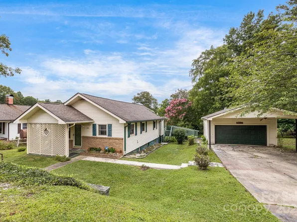 141 Macedonia Rd, Asheville, NC 28804