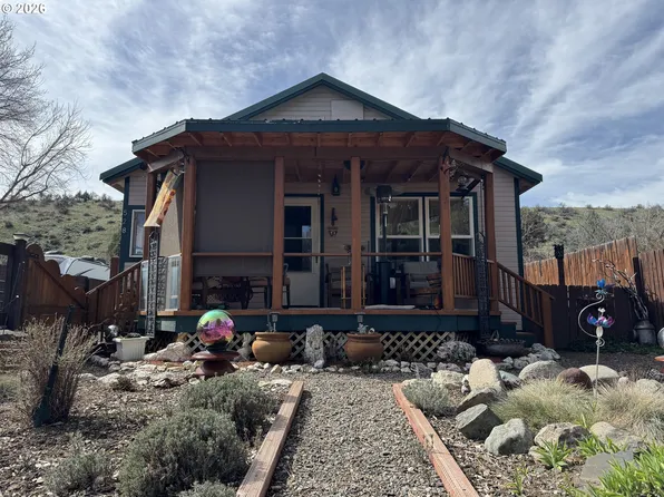 528 N Cozart Ave, Prairie City, OR 97869