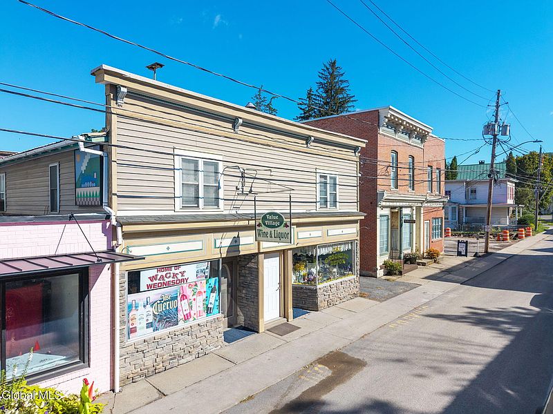 3rd image of 107 Railroad Avenue