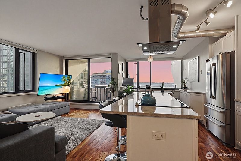 3rd image of 2100 3rd Avenue #2601