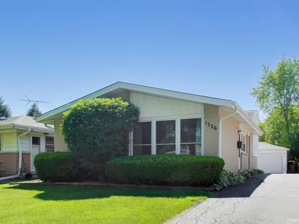 1326 S Dunton Ave, Arlington Heights, IL 60005