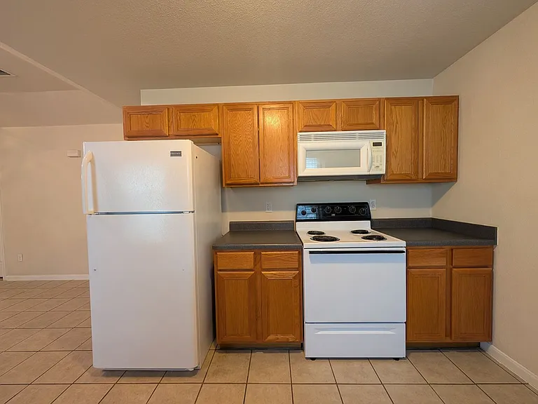 956 Misty Acres Dr — Photo 8