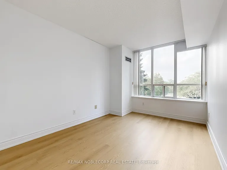 91 Townsgate Dr #312 — Photo 23