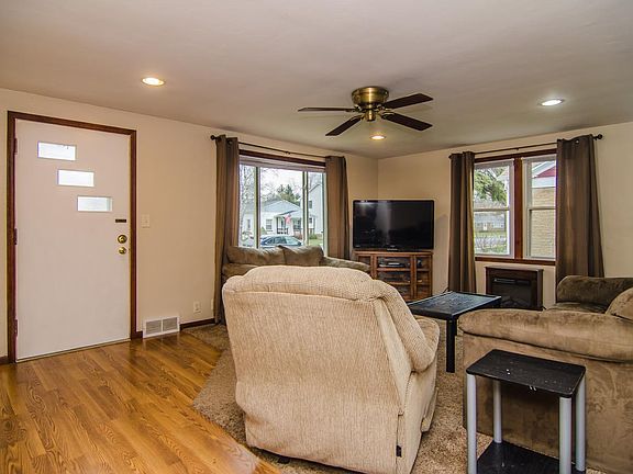4th image of 903 Marshall Ave