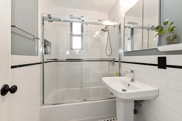 Sold by East Coast Realtors Inc. | media 14