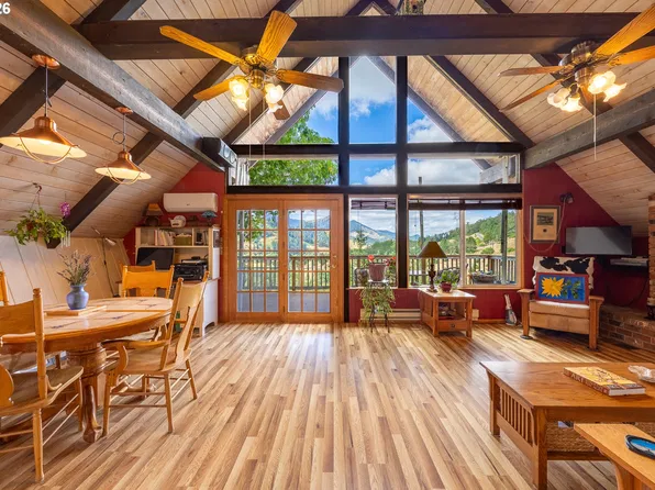 639 Cattle Dr, Roseburg, OR 97470