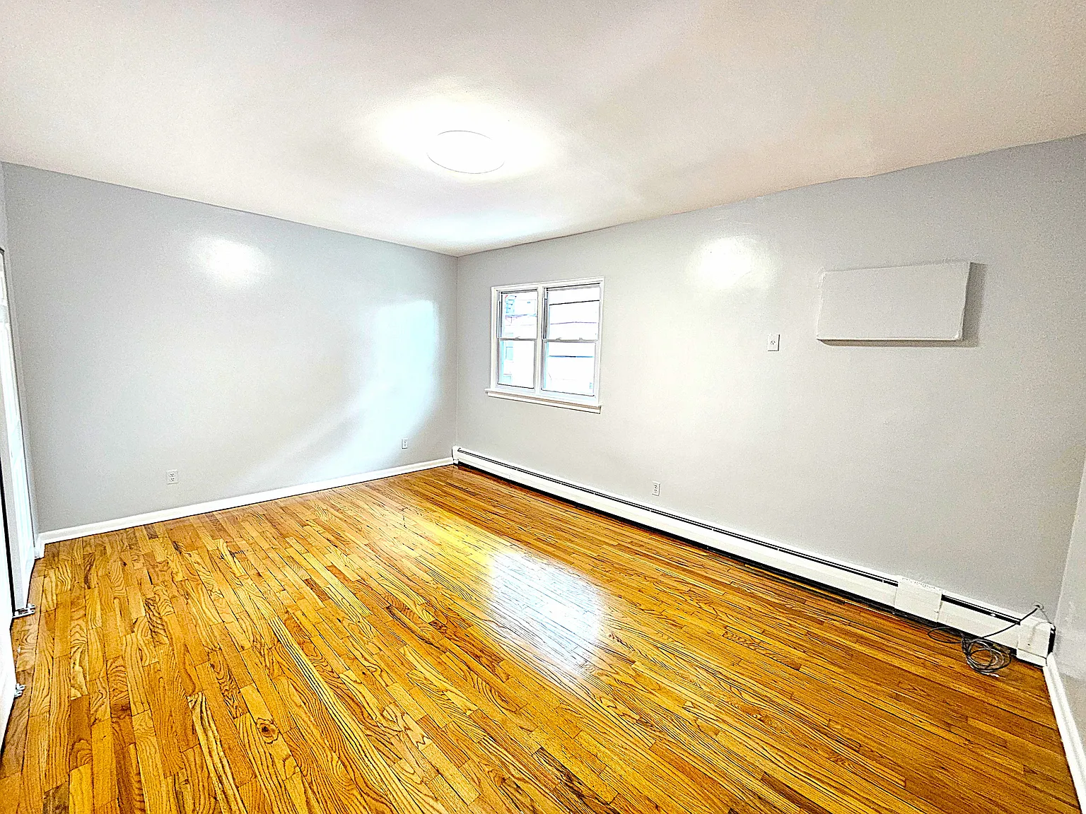 1 bed, 900 sqft, $1,800 — Photo 2