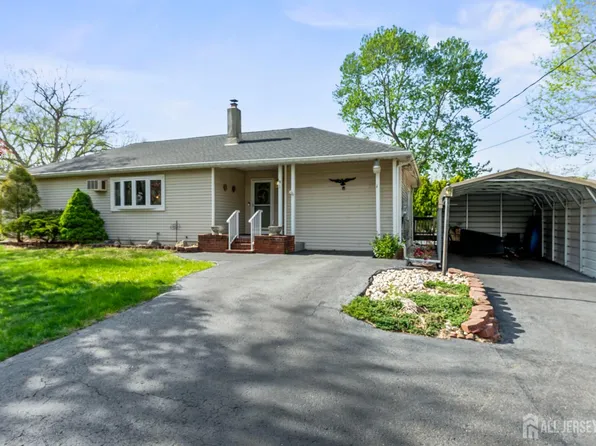 64 Avenue I, Monroe Township, NJ 08831