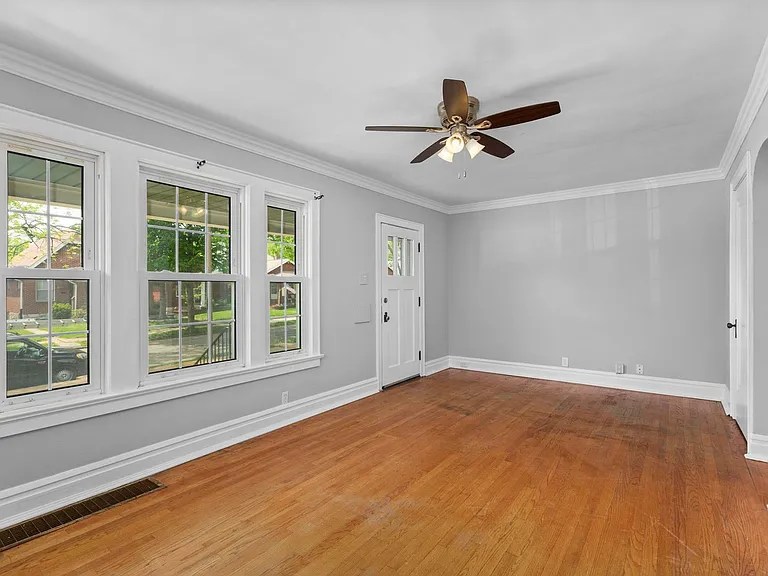 4011 McDonald Ave — Photo 3