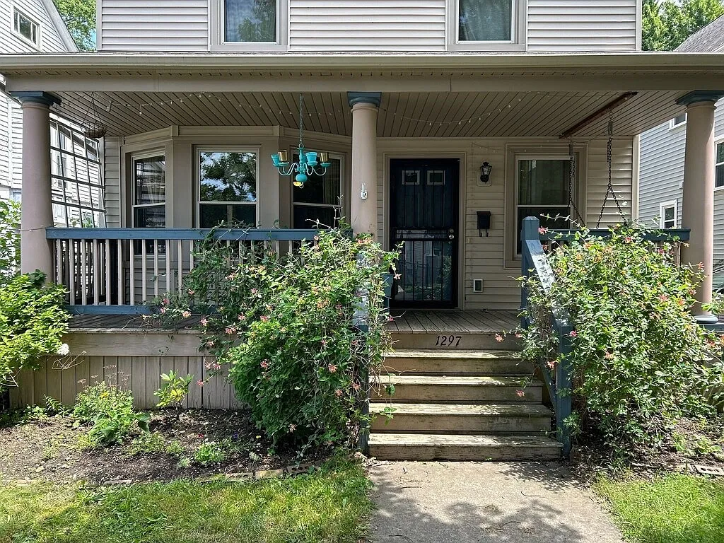 2 bed, 2100 sqft, $1,700 — Photo 2