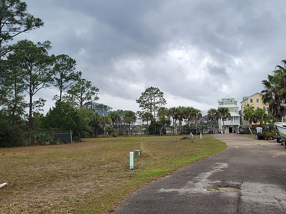 3rd image of 115 S Mariners Way