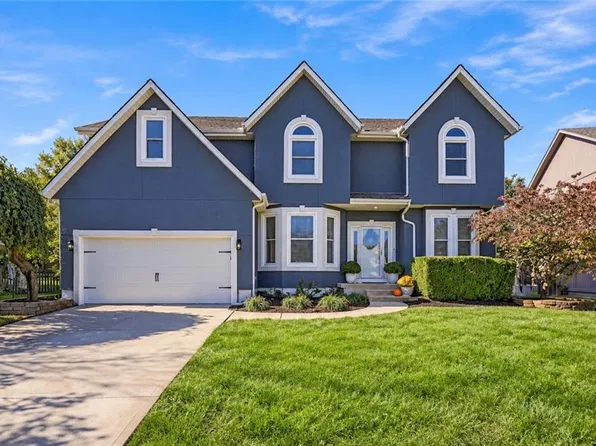 8517 W 145th Ter, Overland Park, KS 66223
