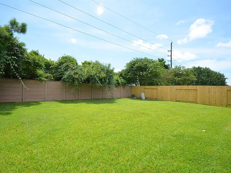 23207 Dewflower Dr — Photo 41