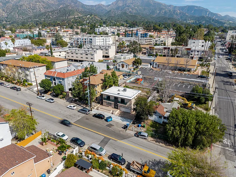 10232 Tujunga Canyon Blvd — Photo 30