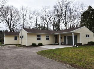 3 Hunters Run, Pittsford, NY 14534