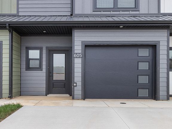 4th image of 605 Jonathan Wade Cir