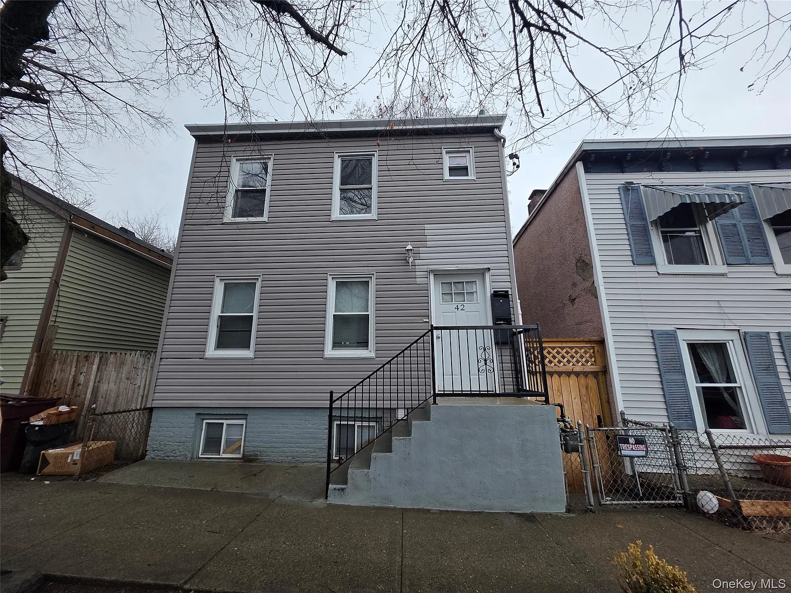 42 Hasbrouck St photo 1