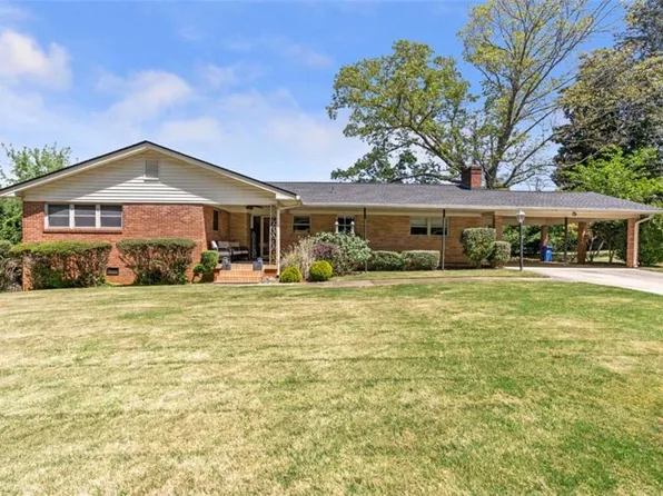 2037 Pine Tree Trl, Gainesville, GA 30501