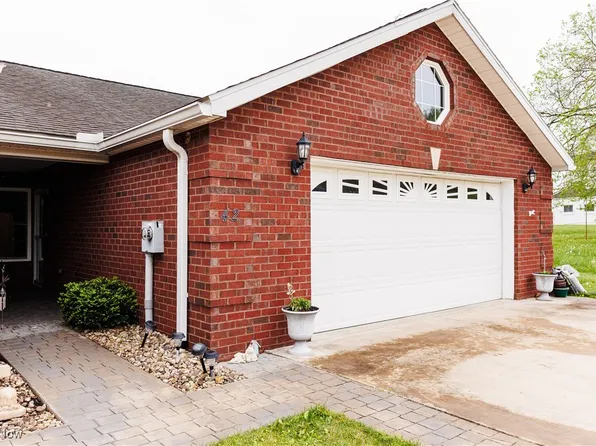 42 Turnberry Ln, Parkersburg, WV 26101