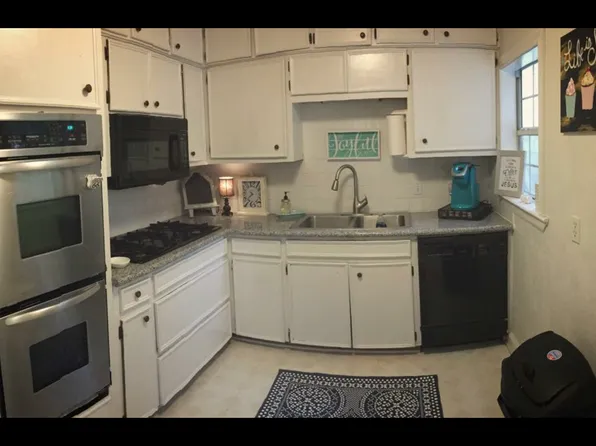 100 E Brookside Dr, Bryan, TX 77801