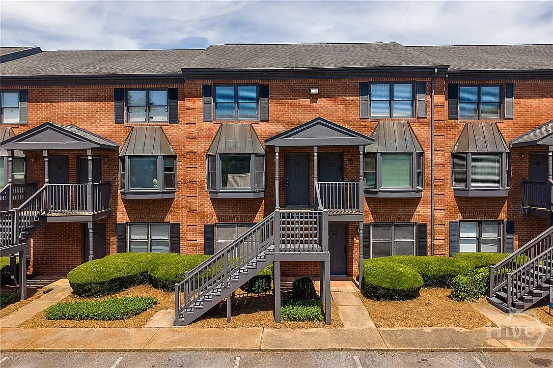 2 bed, 2.5 bath, 1184 sqft, $2,000 — Photo 1