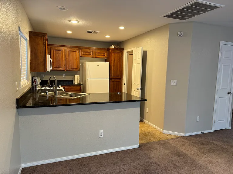 6528 Abbey Door Ct — Photo 4