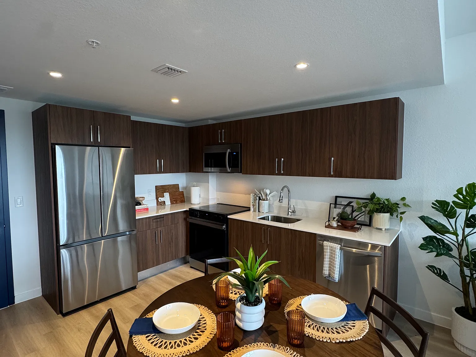 1 bed, 648 sqft, $1,975 — Photo 1