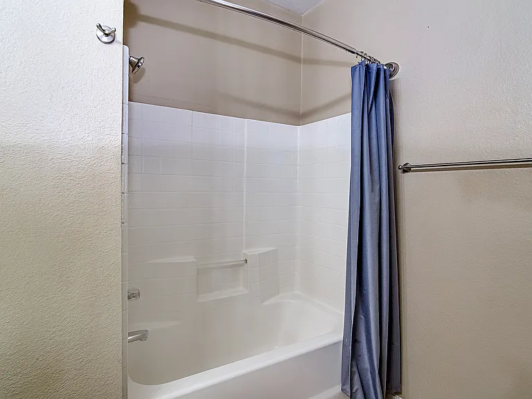 824 Walnut St #824 — Photo 13