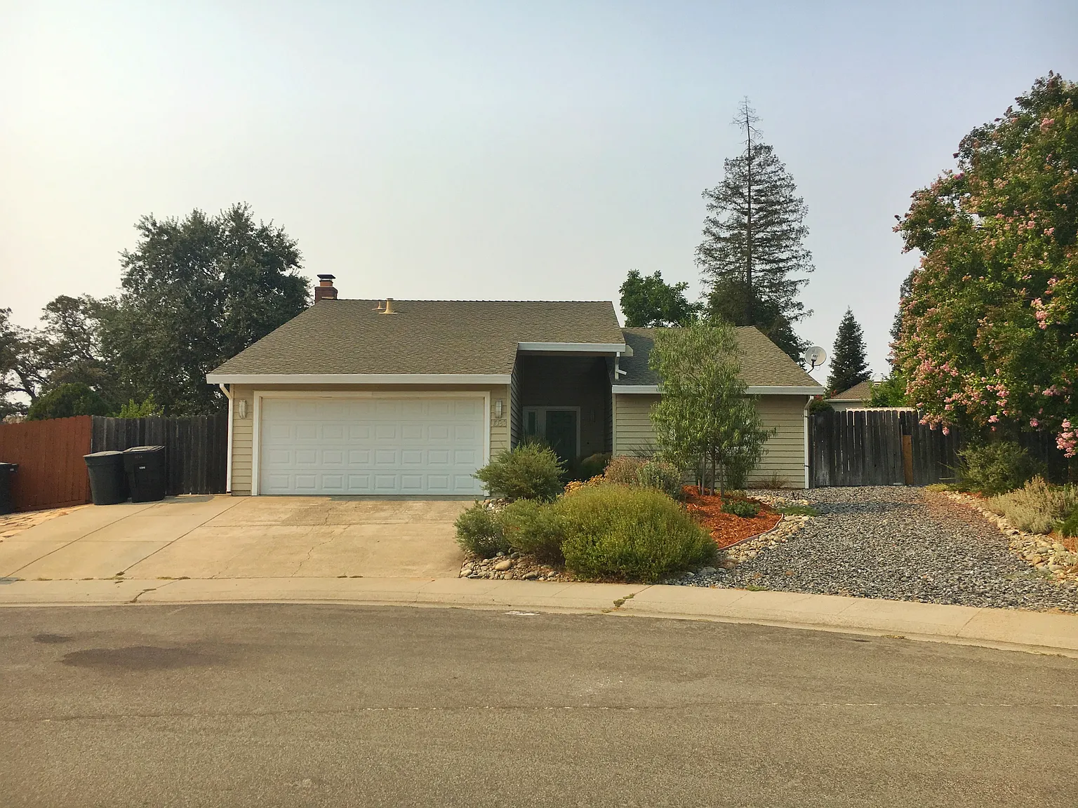 1033 Treasure Ln photo 1