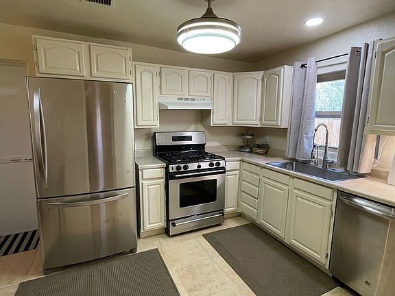 5th image of 1426 W Delaware St Unit 1