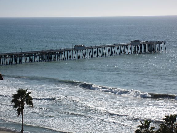 Close to the pier and great view of 4th of July fireworks!