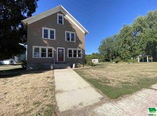 205 E 2nd St, Meriden, IA 51037